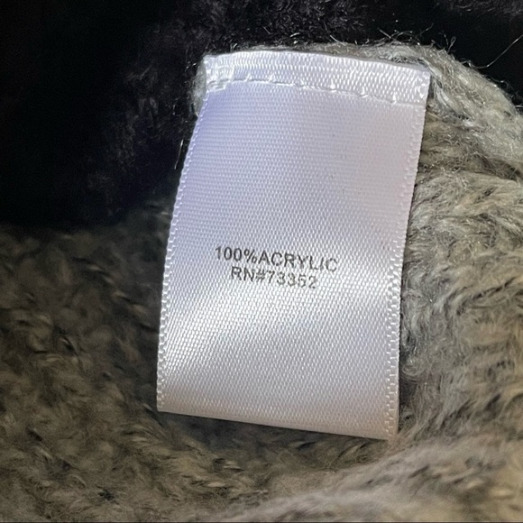 It’s our Time color blocked 80’s inspired sweater size XL NWT gray black - Picture 7 of 11